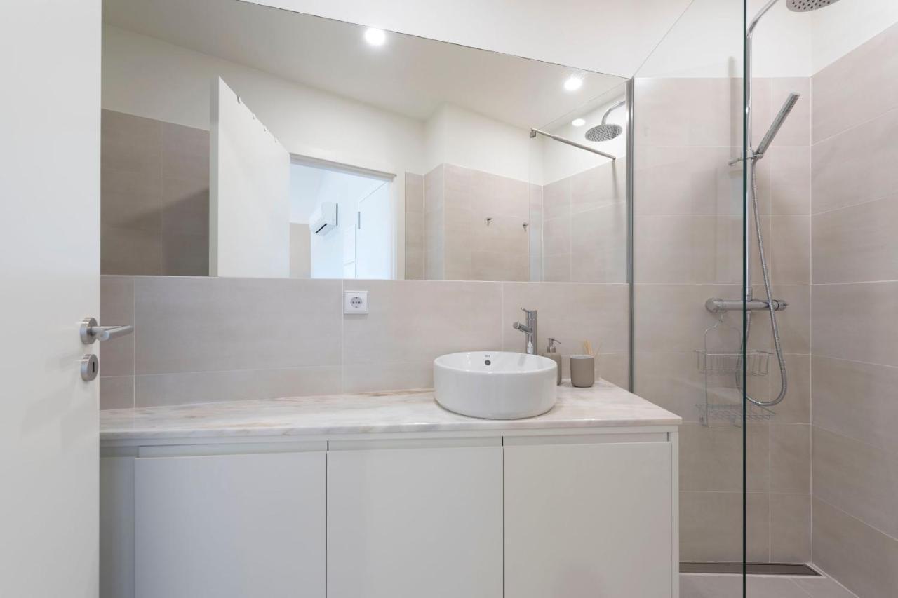 Central Superb Flat W/ Ac & Balcony By Lovelystay Porto Exteriér fotografie